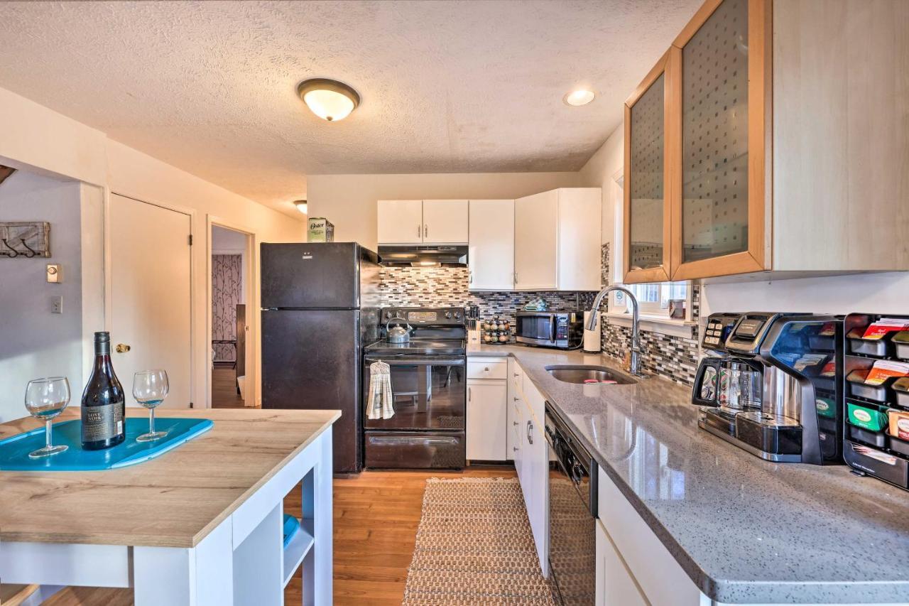 Holiday home With Fire Pit, 4 Mi To State Park! *